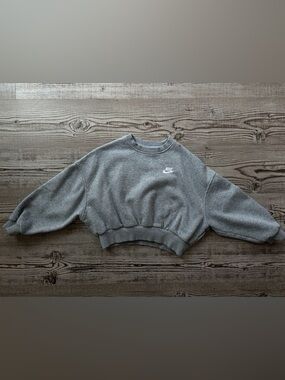 Nike Girls Light Cropped Crewneck Sweatshirt - Kid’s Small - Heather Gray